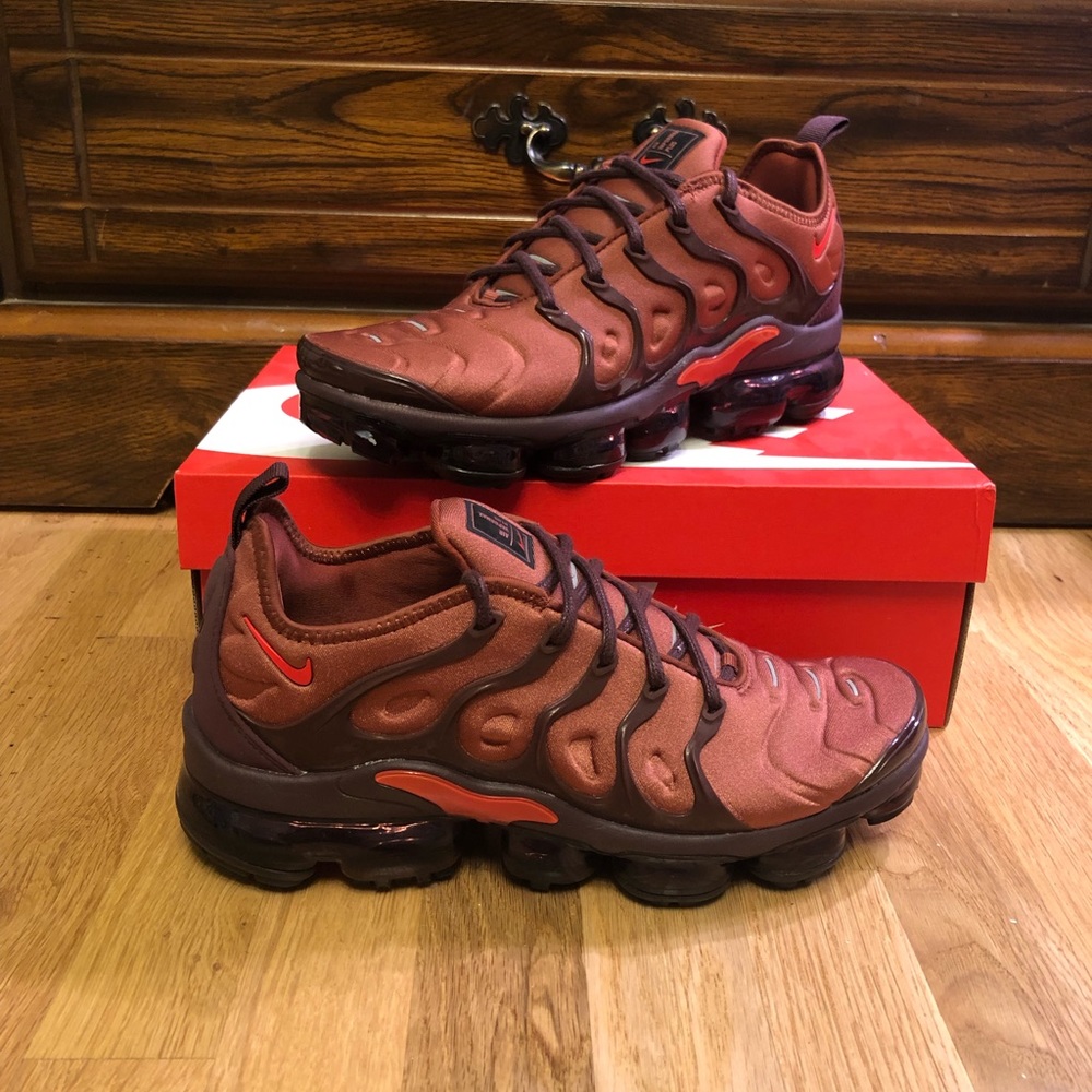 Nike women’s size 10.5 Air Vapormax Plus